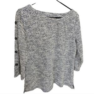 Carolyn Taylor 3/4 sleeve textured top with sleeve buttons. L